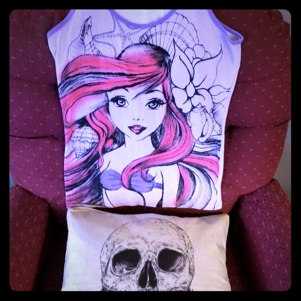 Gorgeous Disney's little mermaid tank top!